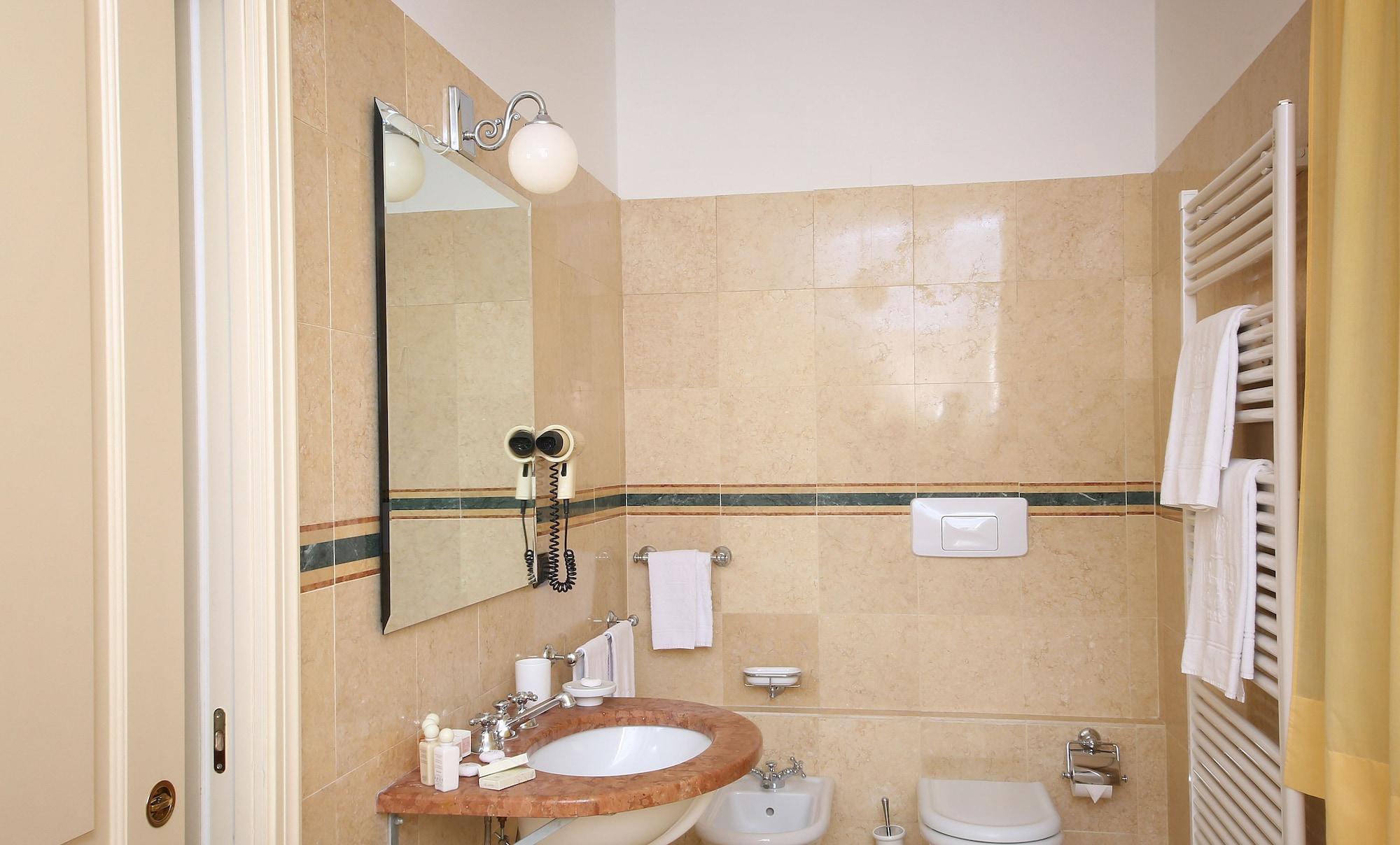 Villa Sofia Hotel Gardone Riviera Dış mekan fotoğraf