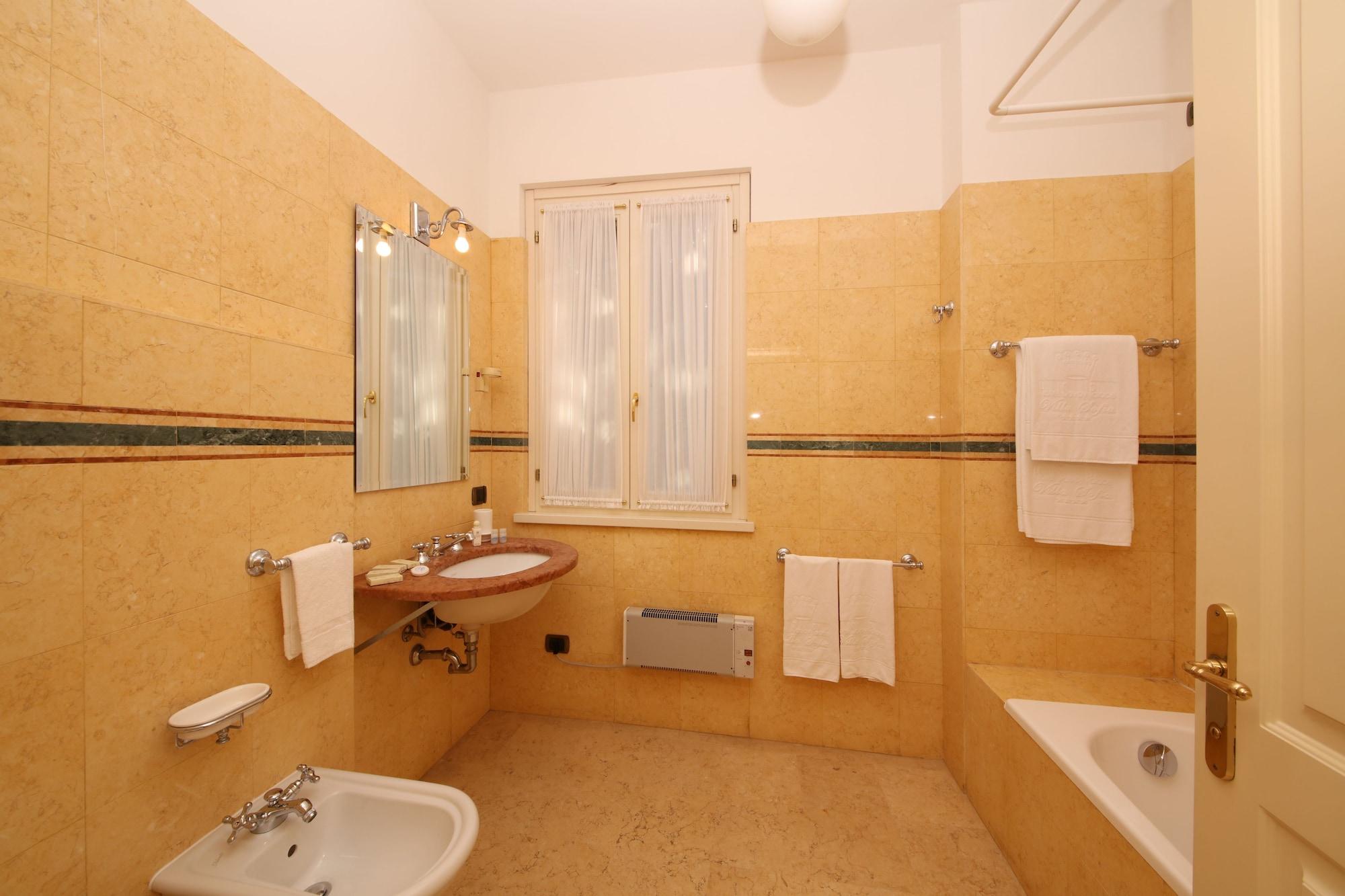 Villa Sofia Hotel Gardone Riviera Dış mekan fotoğraf